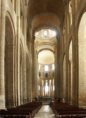 This is the large central space of a Romanesque or
Gothic cathedral.